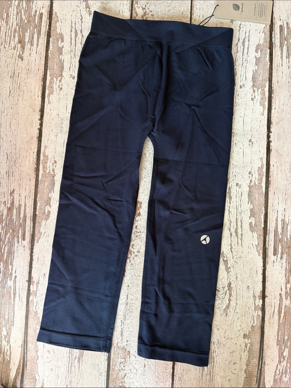 NWT - avocado MicroModal Capri Leggings in Denim Blue - Sz M/L